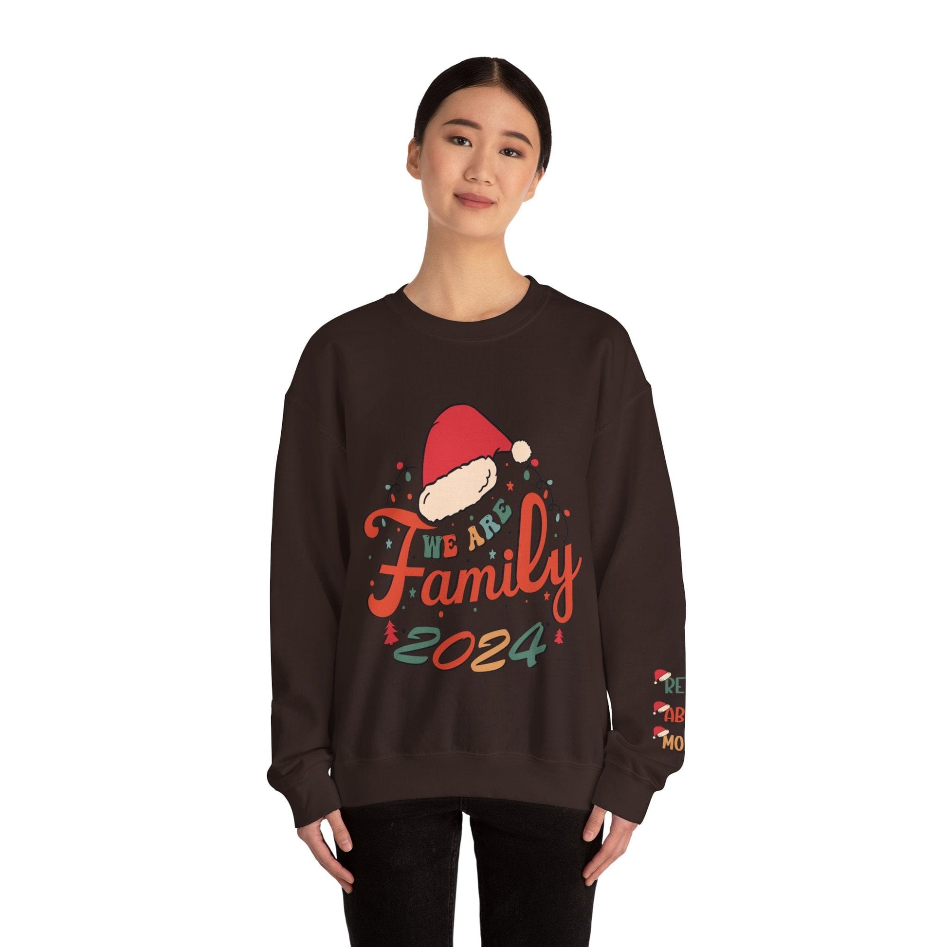 Ink and Charms Designs Sweatshirt Family 2024 Unisex Sweatshirt with Personalized Family Names Sleeve Design